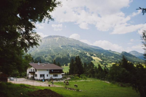 Отель Dreimäderlhaus am Berg, Пфронтен